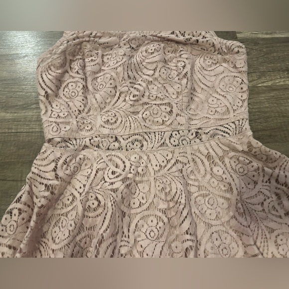 Women’s Lace Dress - Picture 4 of 4
